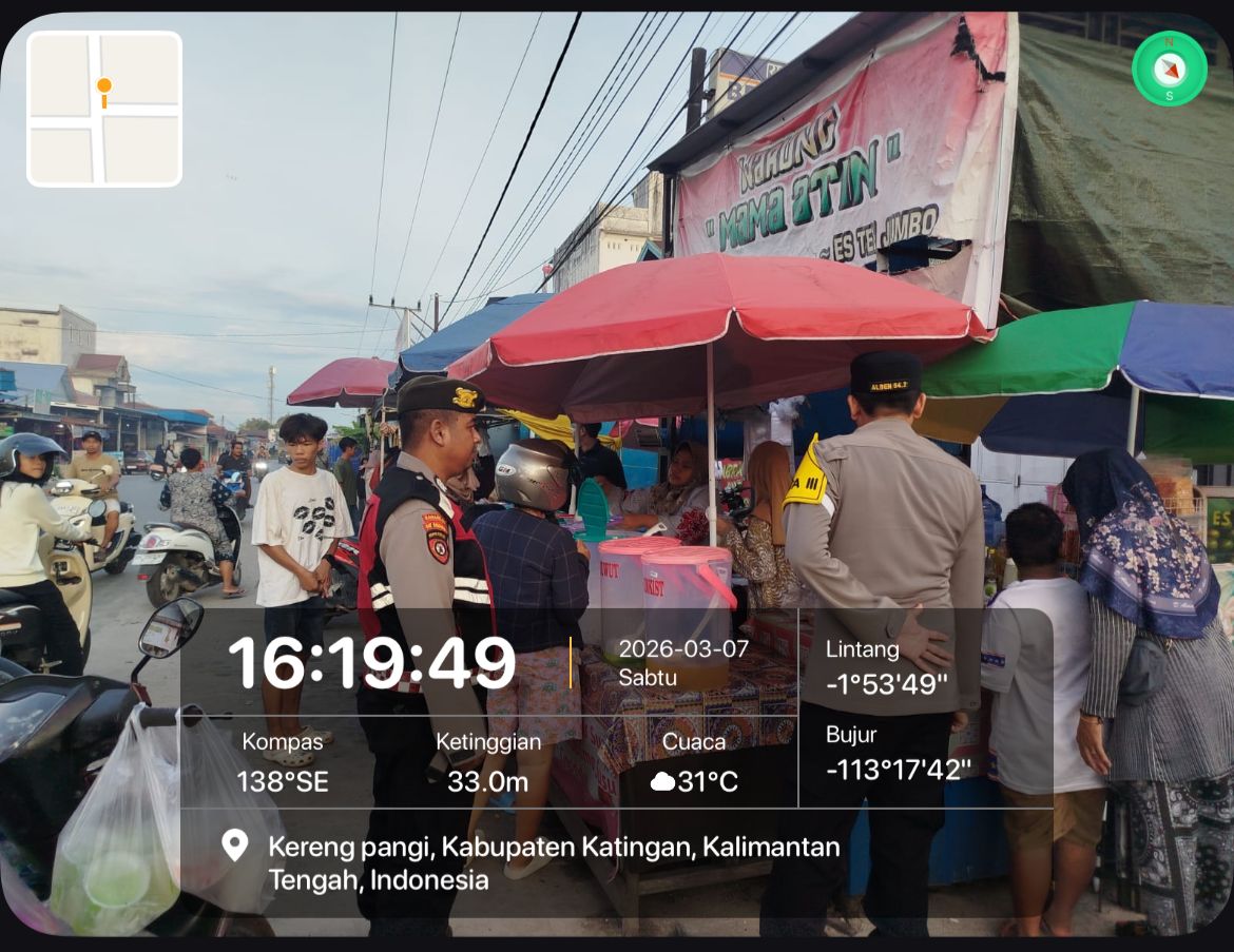 Personel Samapta Polres Katingan Laksanakan Patroli di Pasar Ramadan.