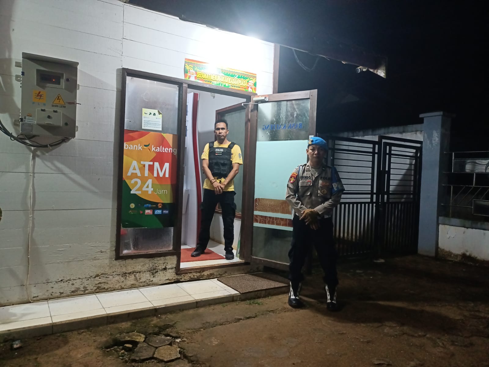 Polsek Marikit Tunjukkan Keterbukaan Melalui Patroli Malam Berbasis Dialog