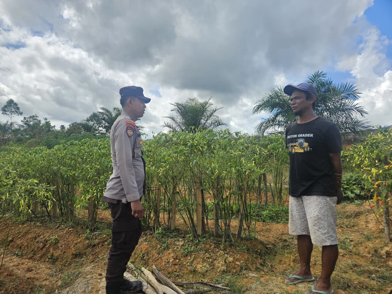 Dukung Ketahanan Pangan, Bhabinkamtibmas Polsek Sematu Jaya Silaturahmi ke masyarakat terkait Program Asta Cita Presiden RI