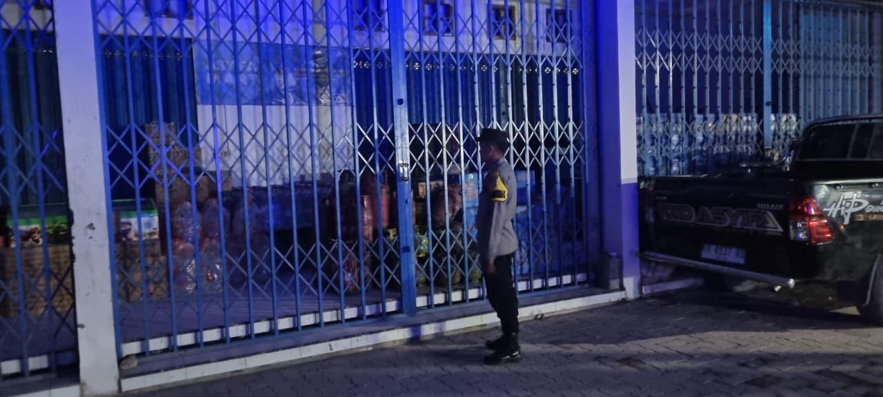 Piket Polsek Patroli kepertokoan diwilkum Polsek Sematu Jaya