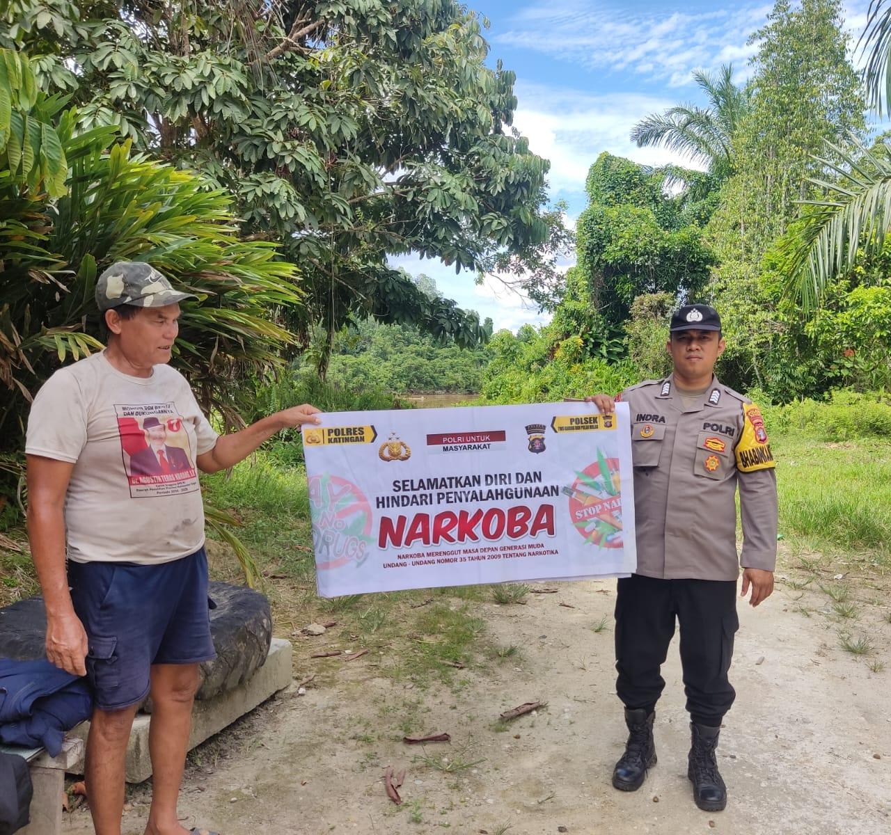 ‎Melalui Imbauan dan media spanduk, Polsek Tewang Sangalang Garing dan Pulau Malan Imbau Warga Tidak Terjerumus Penyalahgunaan Narkoba.