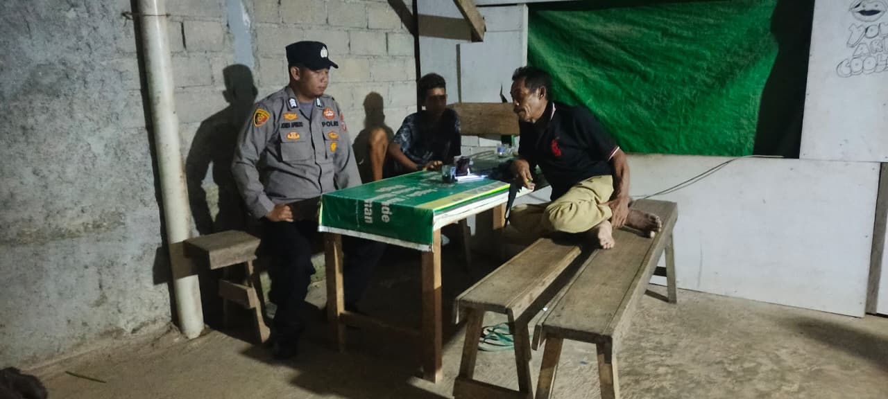 Jalin Kedekatan, Personel Polsek Lamandau Sambangi kerumah Warga