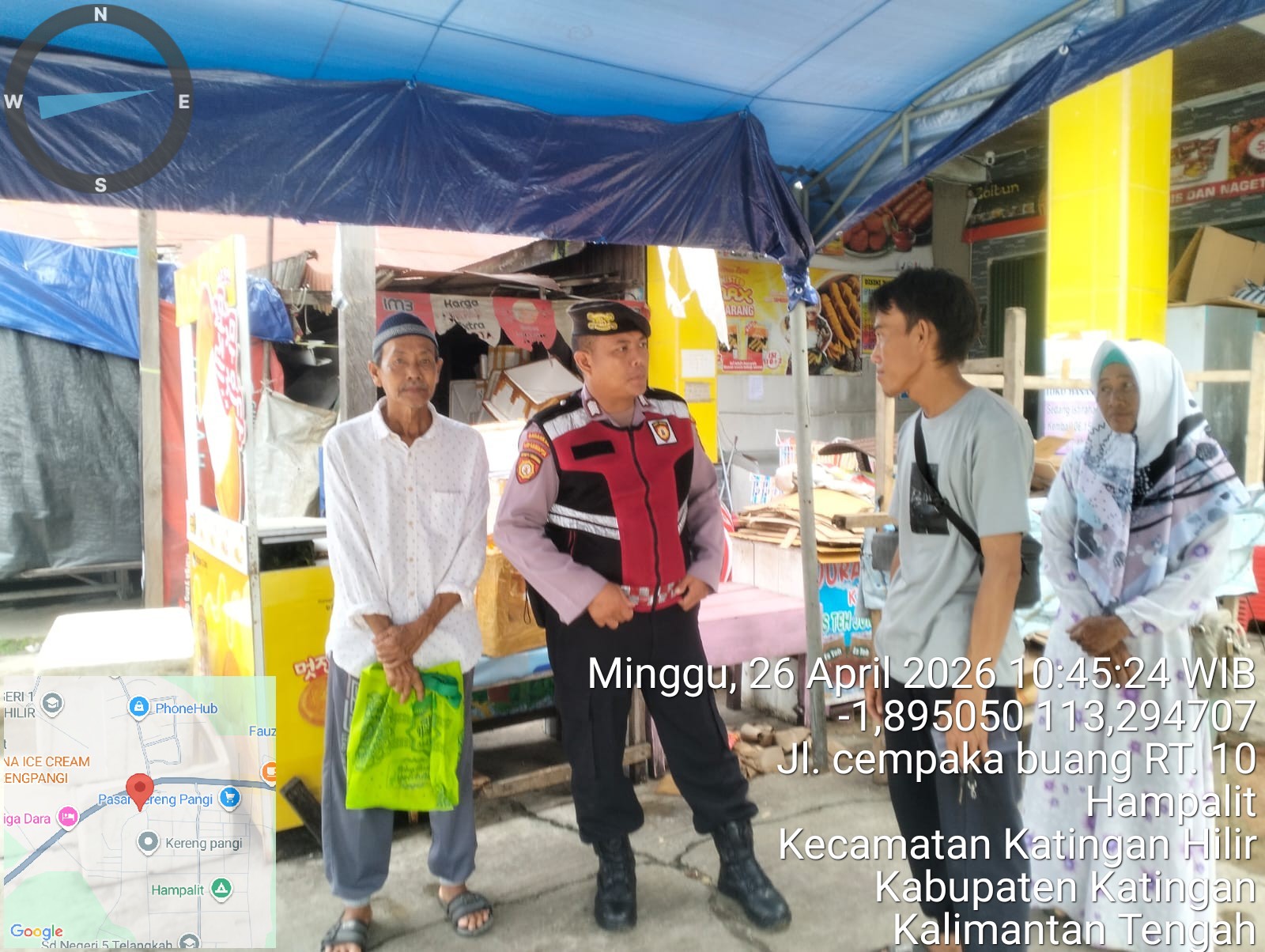 Bhabinkamtibmas Polsek Mendawai cek lokasi pemanfaatan pekarangan rumah warga binaan.