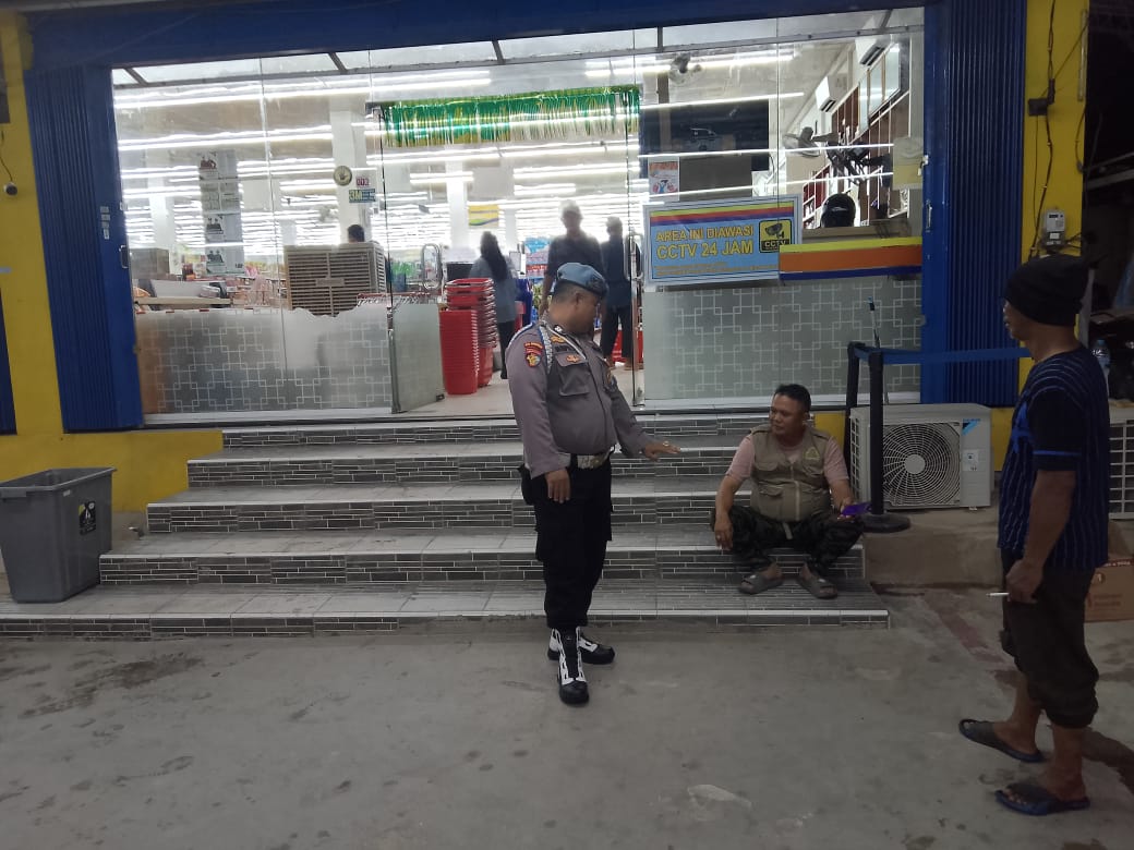 Piket Polsek Bulik melaksanakan sambang dan Silaturahmi kemasyarakat