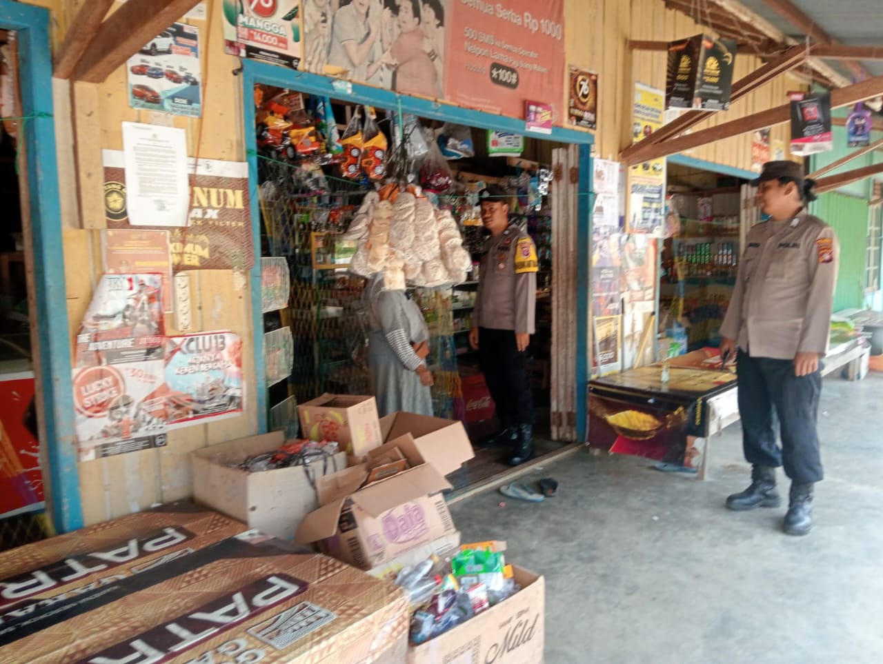 Piket Polsek Delang Sambangi Pedagang, Jalin Kedekatan dengan Masyarakat