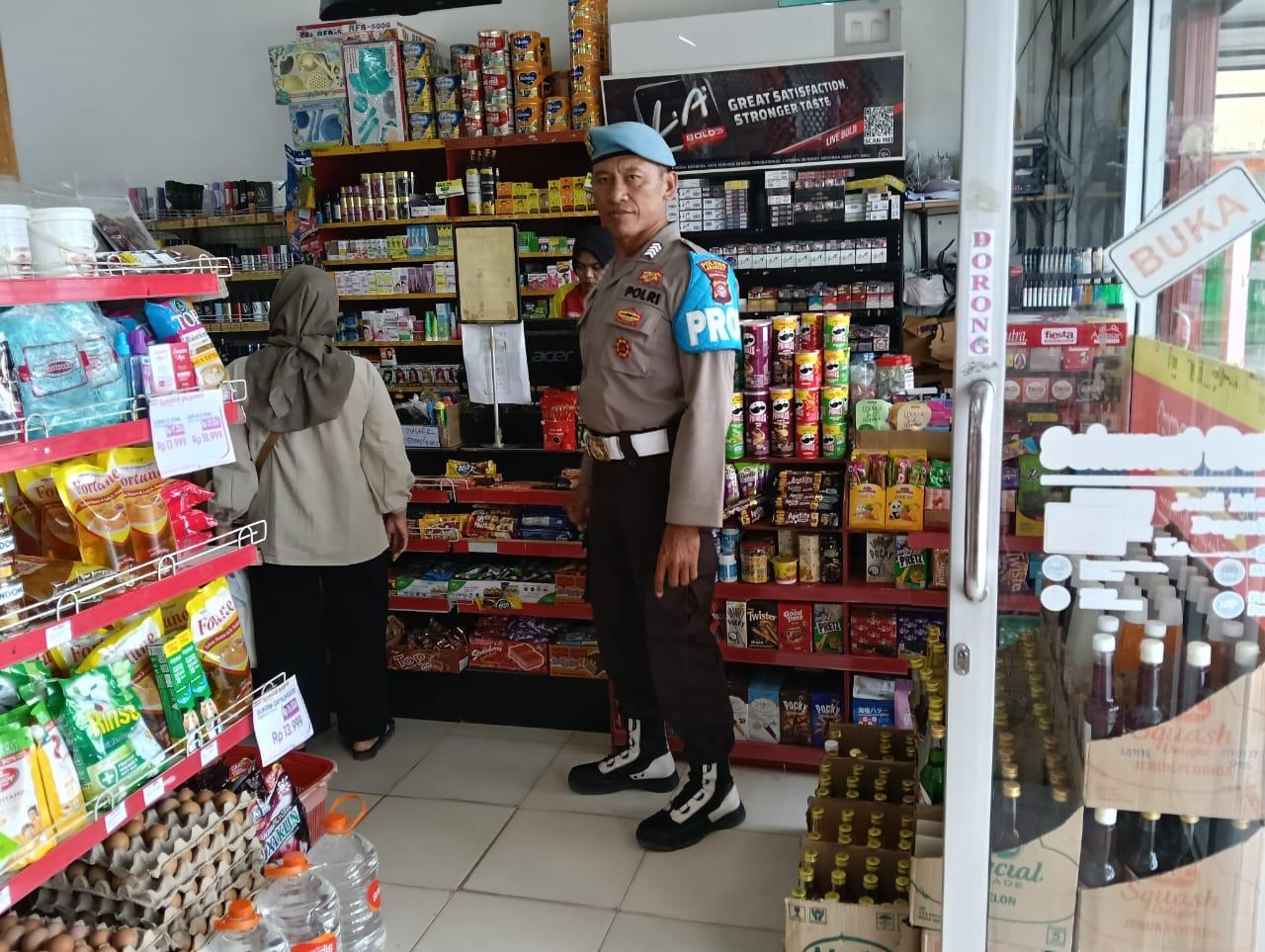 Kapolsek Sematu Jaya Ipda Eko Haryanto, S.H. mengatakan patroli merupakan kegiatan rutin baik siang maupun malam hari tersebut guna mencegah terjadinya tindak pidana untuk mewujudkan situasi kamtibmas yang aman dan kondusif.