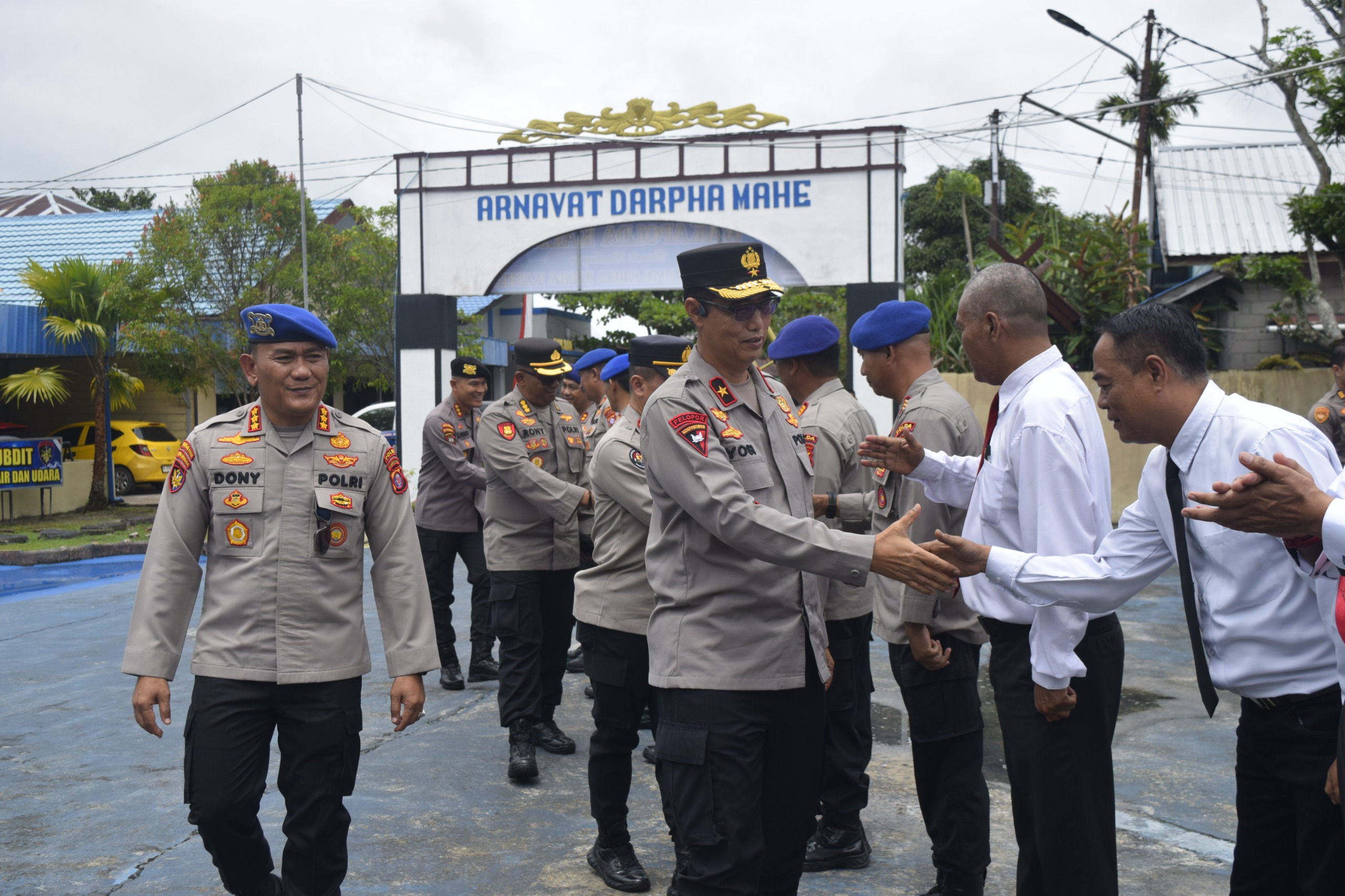 Kunjungi Mako Ditpolairud, Wakapolda Kalteng Tekankan Personel Jauhi Judi Online dan Jaga Integritas di 11 Aliran Sungai