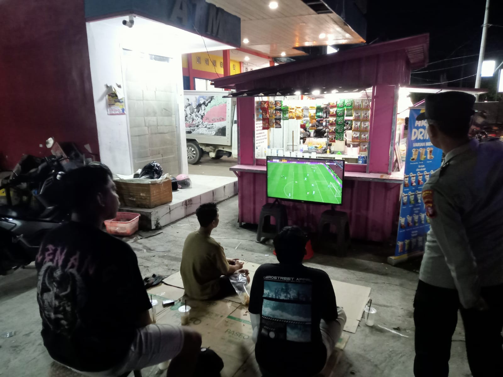 Piket Polsek Bulik melaksanakan sambang dan Silaturahmi kemasyarakat