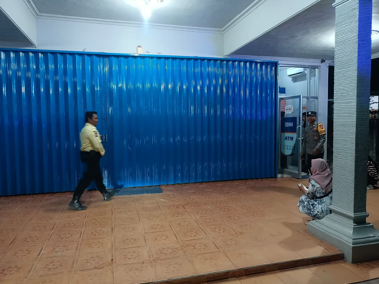 Piket Polsek Patroli dan Silaturahmi dengan Satpam Bank BRI