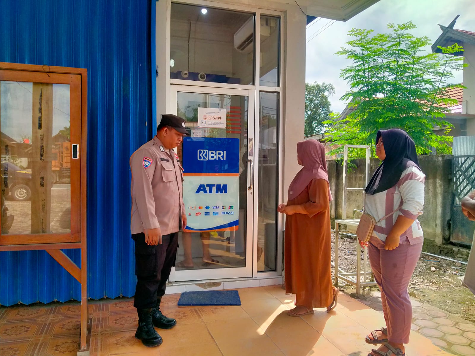 Kapolsek Sematu Jaya IPDA Eko Haryanto, S.H. mengatakan patroli merupakan kegiatan rutin baik siang maupun malam hari tersebut guna mencegah terjadinya tindak pidana untuk mewujudkan situasi kamtibmas yang aman dan kondusif.
