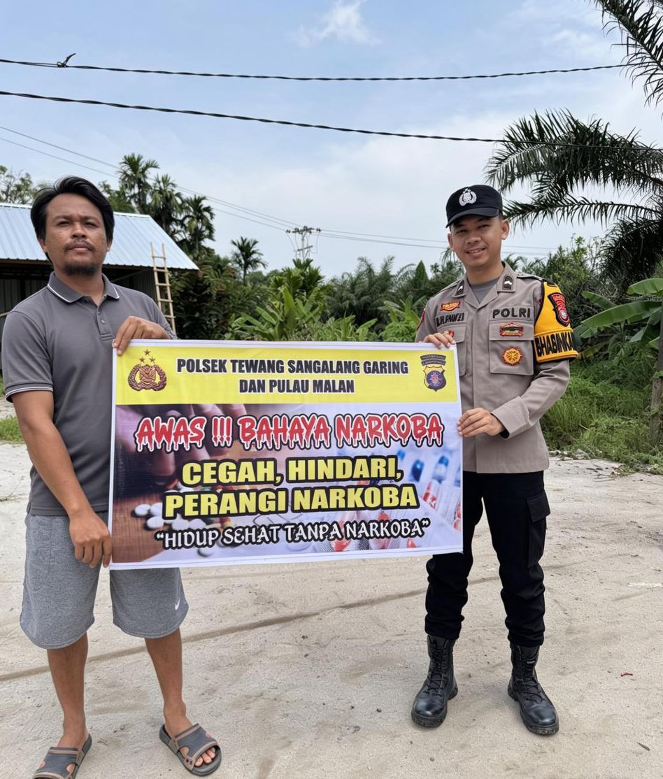 ‎Melalui Media Spanduk, Polsek Tewang Sangalang Garing dan Pulau Malan Imbau Warga Tidak Terjerumus  Penyalahgunaan Narkoba.