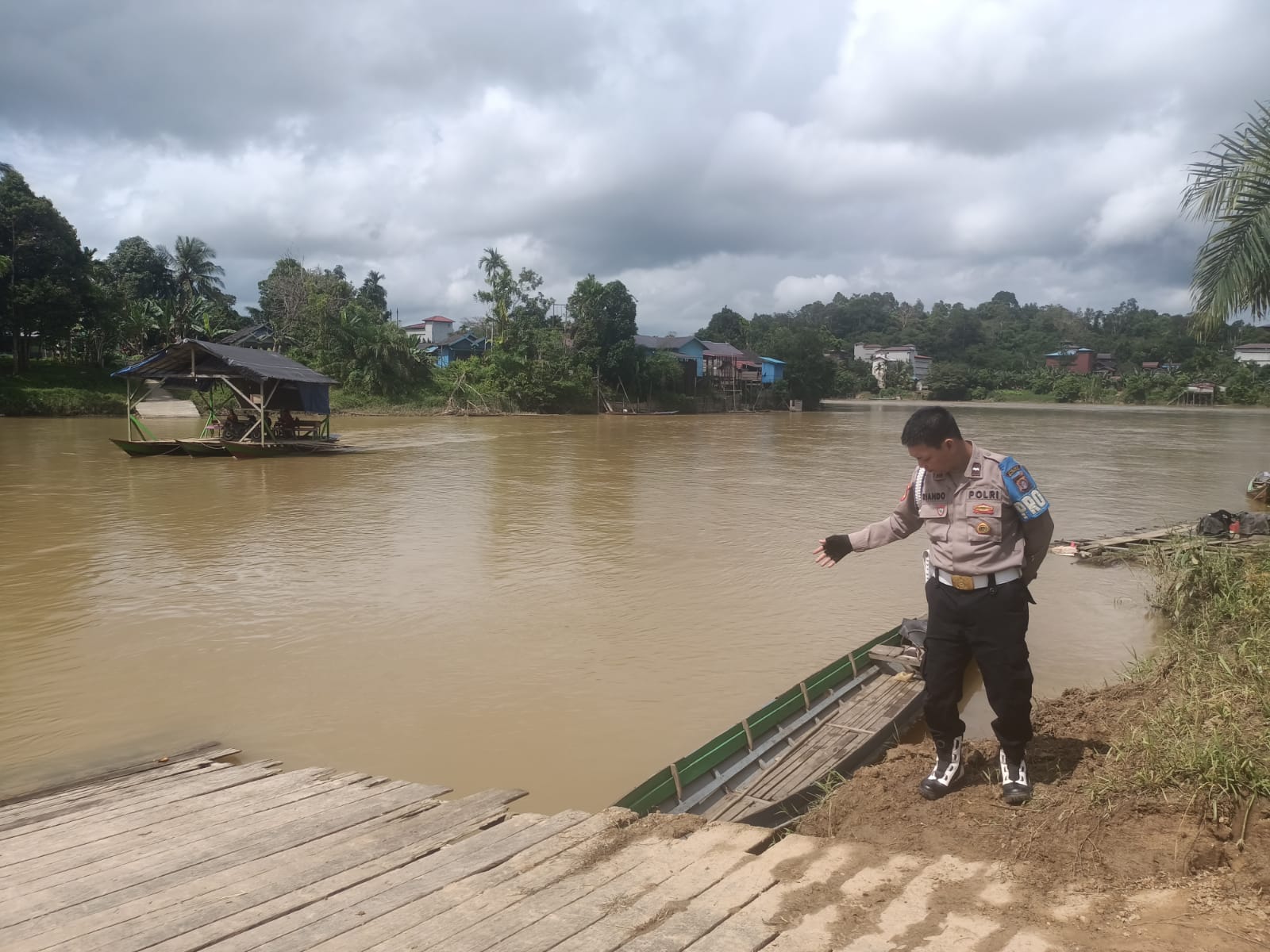 Jaga Aliran, Jaga Harapan: Polsek Marikit Pantau Situasi DAS Katingan