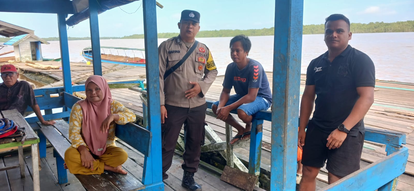Dengan Patroli Dialogis, Polsek Tewang Sangalang Garing dan Pulau Malan Berikan Rasa Aman Kepada Masyarakat