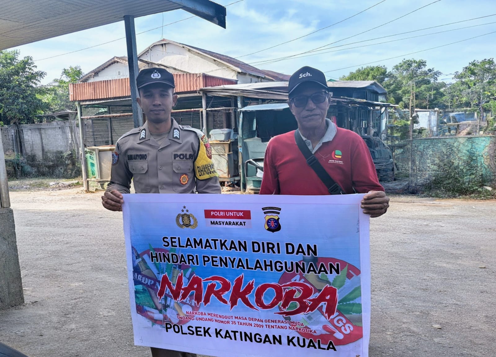 Personil Polsek Katingan Kuala Sosialisasi Tentang Bahaya Narkoba Serta Menghimbau Masyarakat Untuk Tidak Menggunakan dan Menjauhi Narkoba