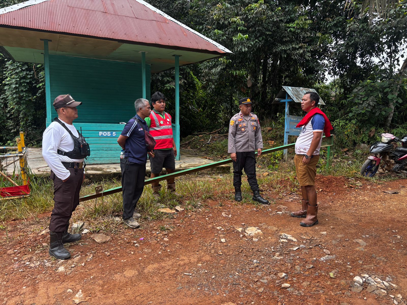 POLSEK LAMANDAU LAKSANAKAN MONITORING KEGIATAN OPERASIONAL PERUSAHAAN SAWIT