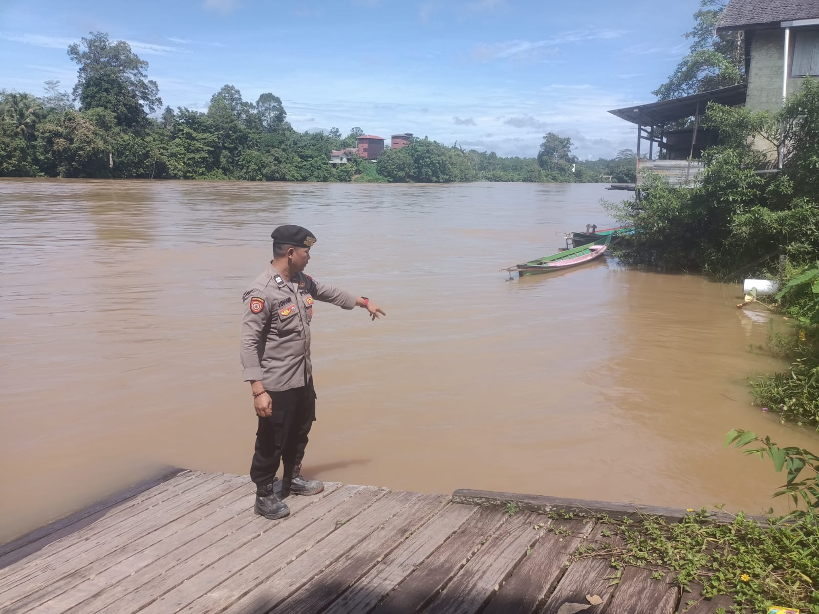 Kesiapsiagaan Meningkat: Polsek Marikit Pantau Perubahan Debit Sungai Katingan