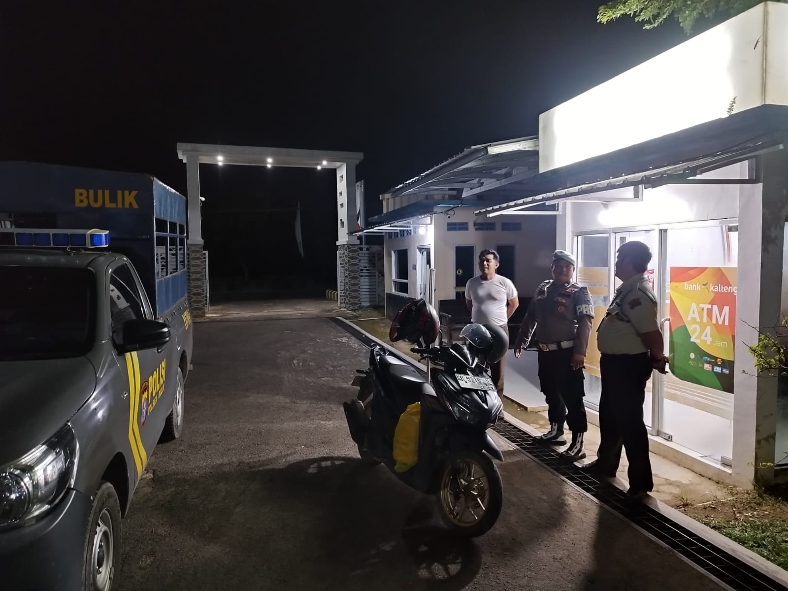 Polsek Bulik patroli sambang ke bank dan ATM malam hari, antisipasi gangguan kamtibmas