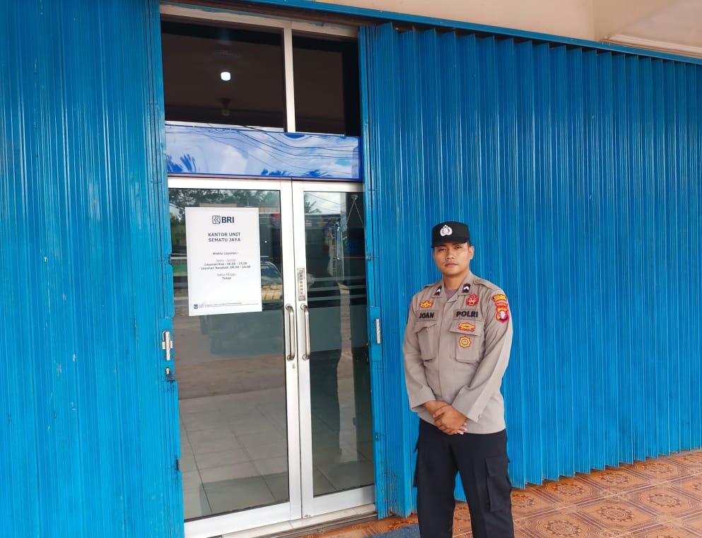 Kapolsek Sematu Jaya IPDA Eko Haryanto, S.H. mengatakan patroli merupakan kegiatan rutin baik siang maupun malam hari tersebut guna mencegah terjadinya tindak pidana untuk mewujudkan situasi kamtibmas yang aman dan kondusif