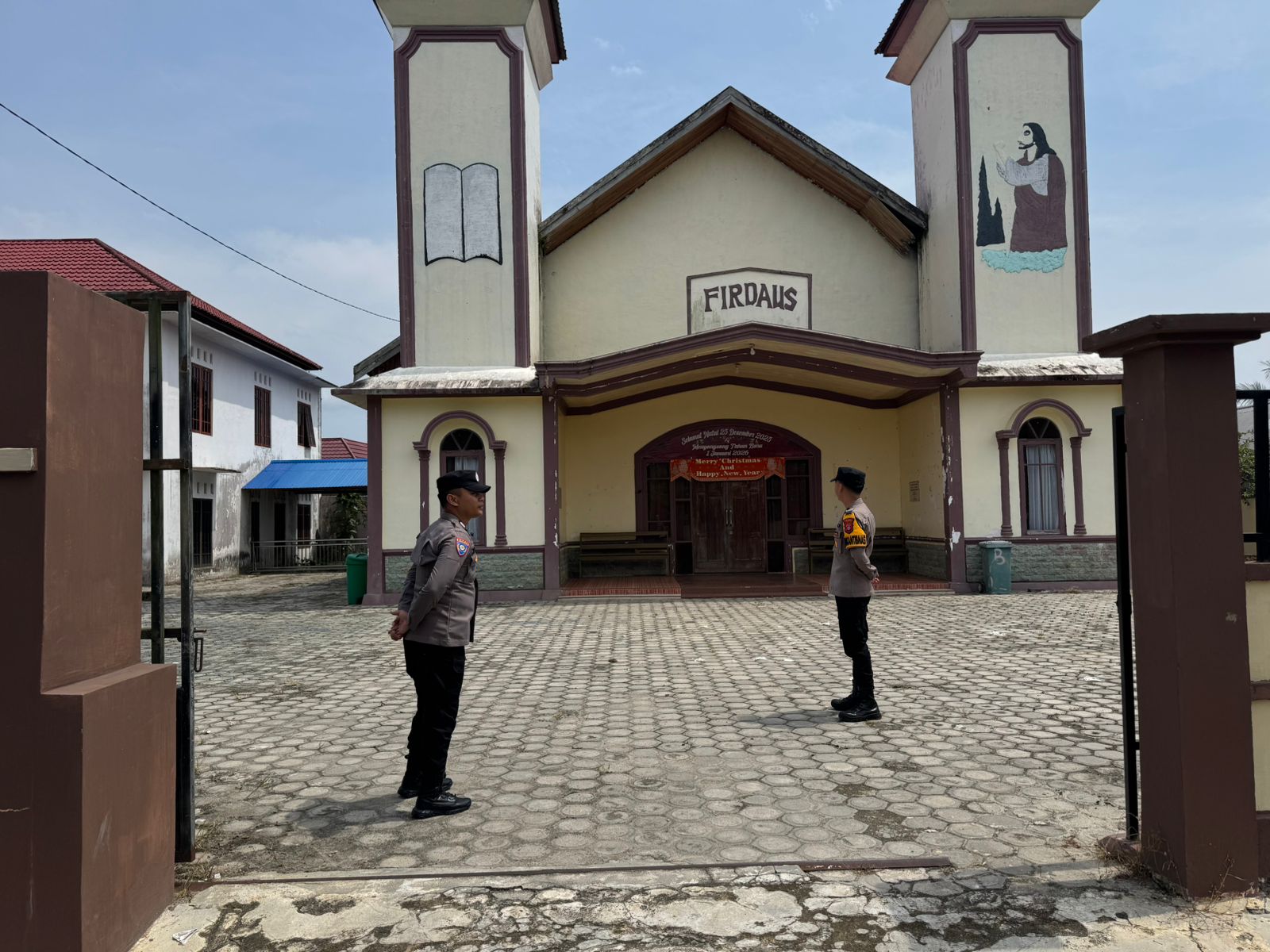 Dengan Patroli Dialogis, Polsek Tewang Sangalang Garing dan Pulau Malan Berikan Rasa Aman Kepada Masyarakat