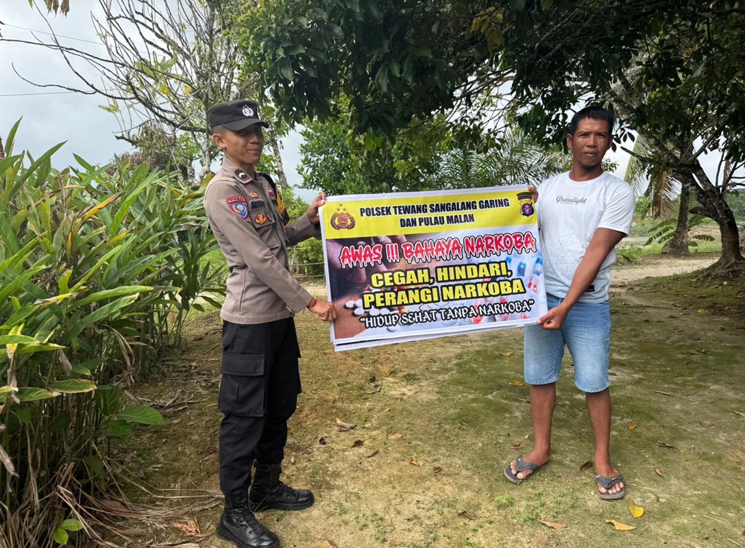 ‎Melalui Imbauan dan media spanduk, Polsek Tewang Sangalang Garing dan Pulau Malan Imbau Warga Tidak Terjerumus Penyalahgunaan Narkoba.