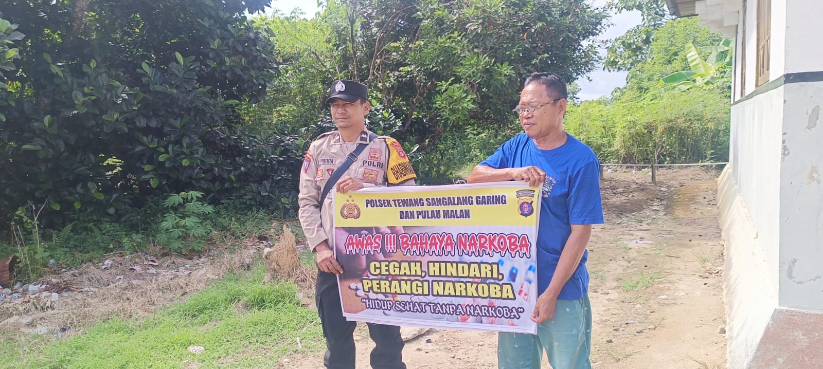 ‎Melalui Media Spanduk, Polsek Tewang Sangalang Garing dan Pulau Malan Imbau Warga Tidak Terjerumus  Penyalahgunaan Narkoba.