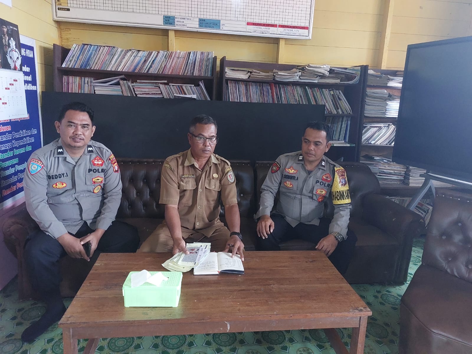 PERKUAT SILATURAHMI, POLSEK MARIKIT GELAR COOLING SYSTEM DI WILAYAH HUKUM