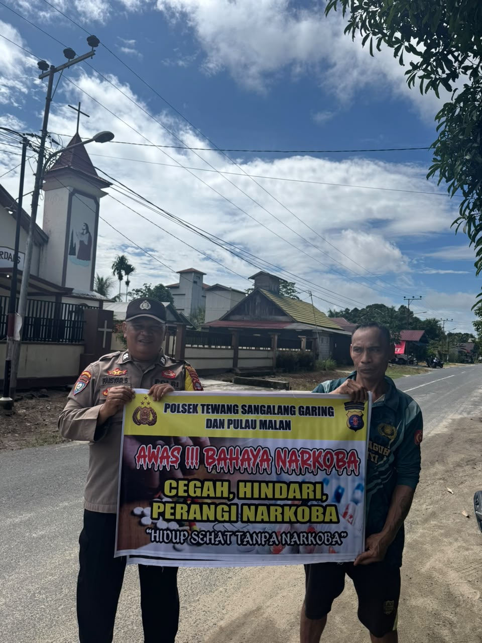 ‎Melalui Media Spanduk, Polsek Tewang Sangalang Garing dan Pulau Malan Imbau Warga Tidak Terjerumus  Penyalahgunaan Narkoba.