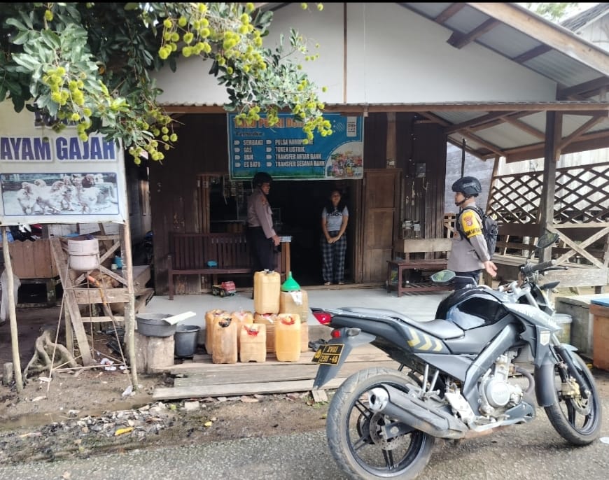 Polsek Delang Sambangi Rumah Warga, Perkuat Silaturahmi dan Sampaikan Pesan Kamtibmas