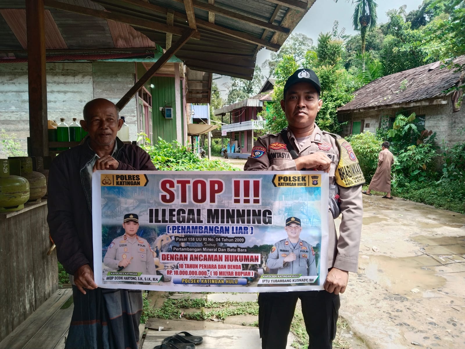 ‎Upaya pencegahan Penambangan Emas Tanpa Ijin (PETI) di Kecamatan Katingan Hulu, Bhabinkamtibmas sosialisasi kepada masyarakat.