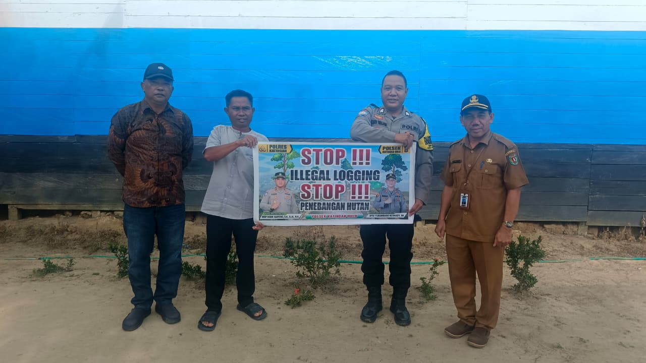 Upaya Pencegahan Penebangan Hutan secara Liar (Ilegal Logging), Bhabinkamtibmas sosialisasi kepada masyarakat.