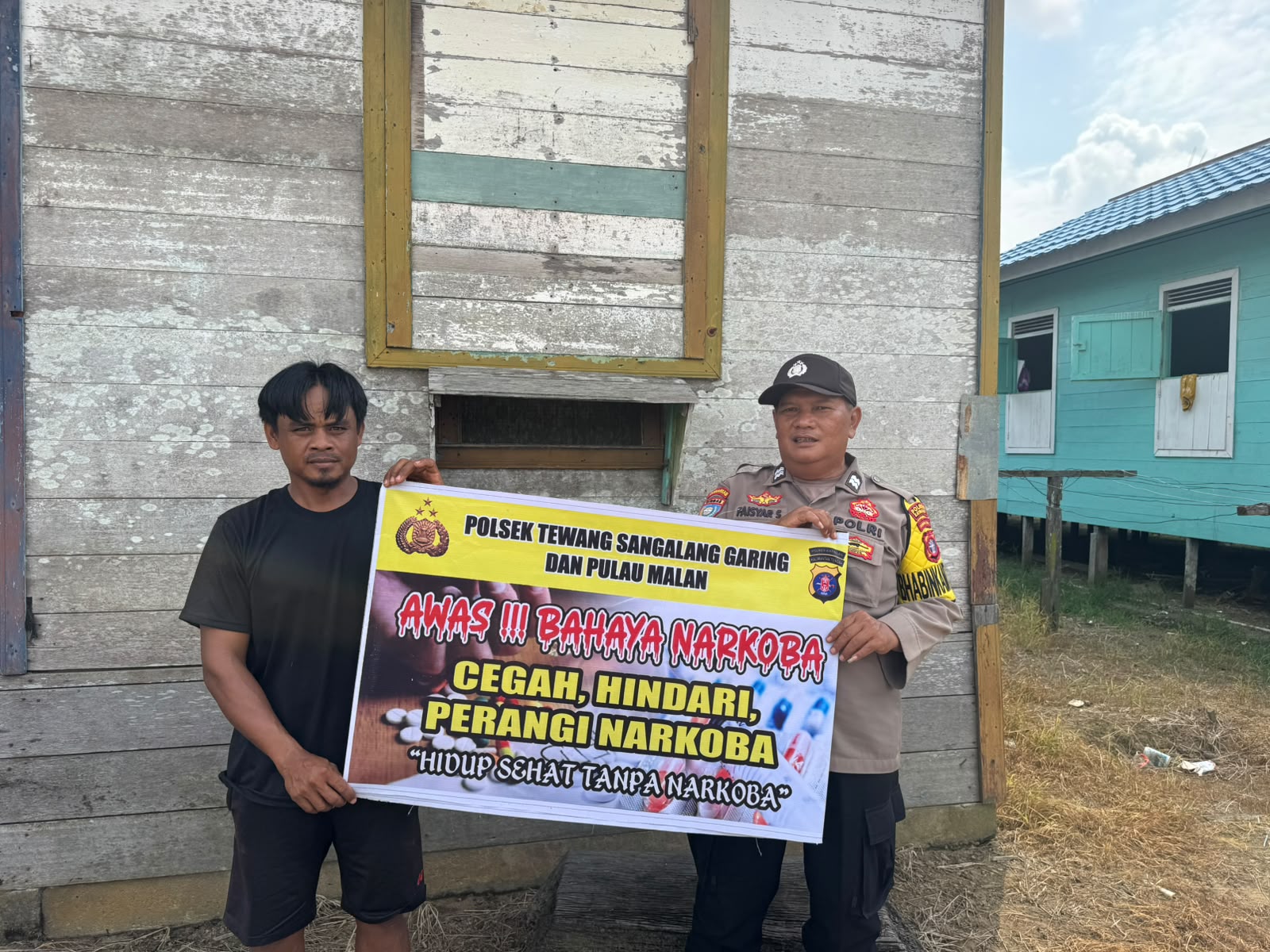 ‎Melalui Media Spanduk, Polsek Tewang Sangalang Garing dan Pulau Malan Imbau Warga Tidak Terjerumus  Penyalahgunaan Narkoba.