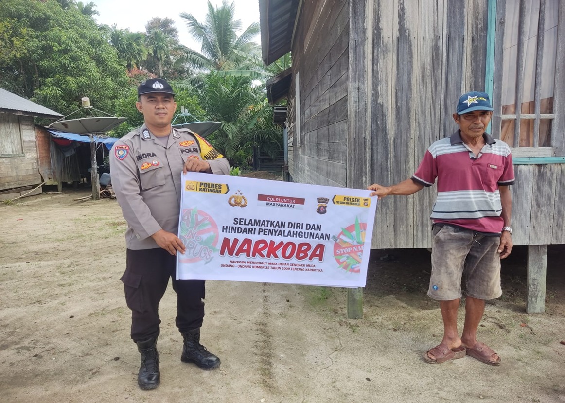 ‎Melalui Imbauan dan media spanduk, Polsek Tewang Sangalang Garing dan Pulau Malan Imbau Warga Tidak Terjerumus Penyalahgunaan Narkoba.