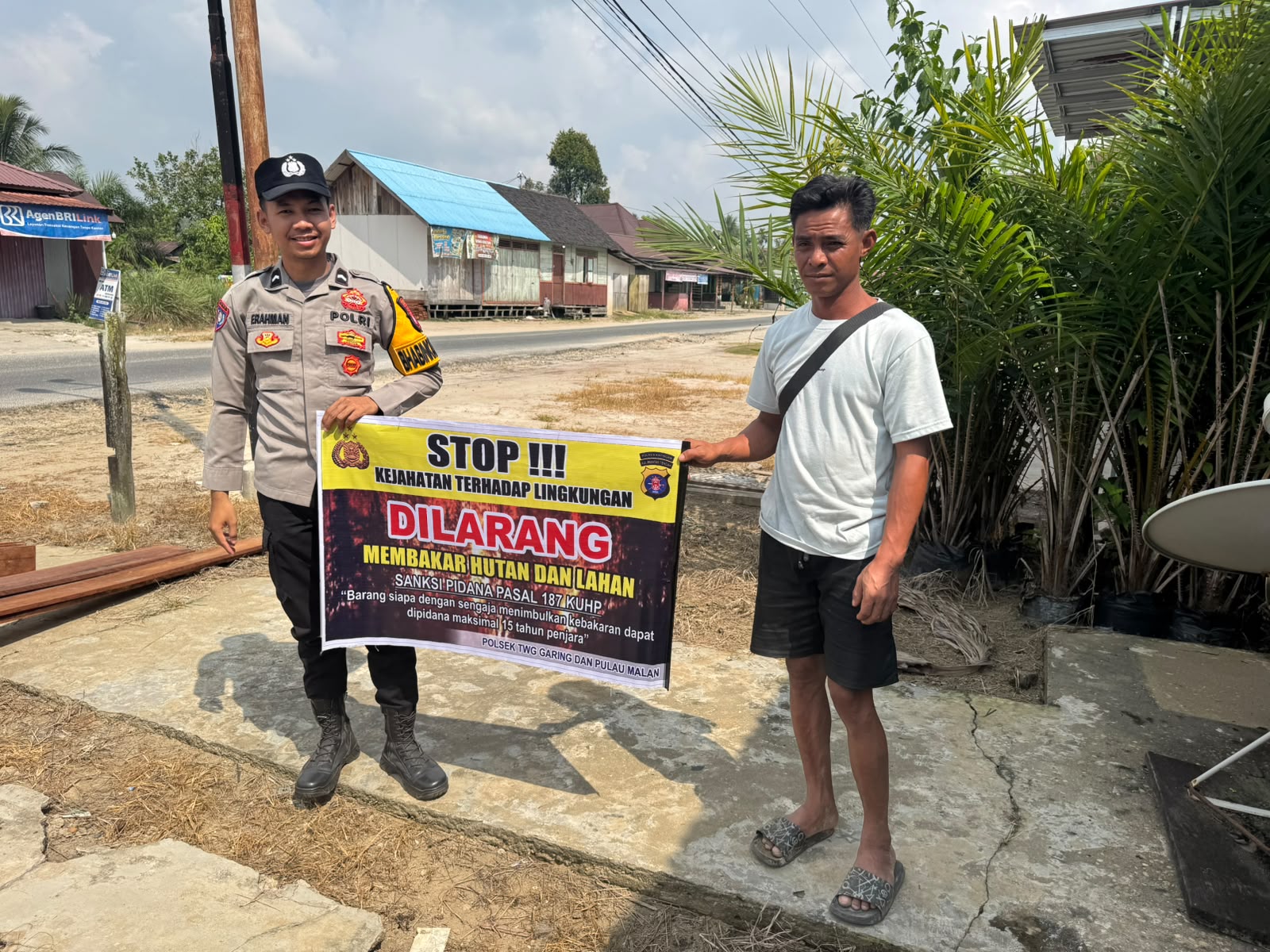 Ciptakan lingkungan sehat Polsek Tws Garing dan Pulau Malan sosialisasi Stop Karhutla.
