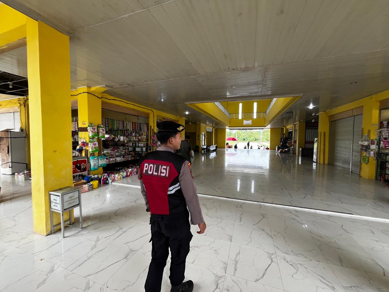 Sat Samapta Polres Lamandau Tingkatkan Patroli di Pasar Induk, Pastikan Aktivitas Masyarakat Berjalan Aman
