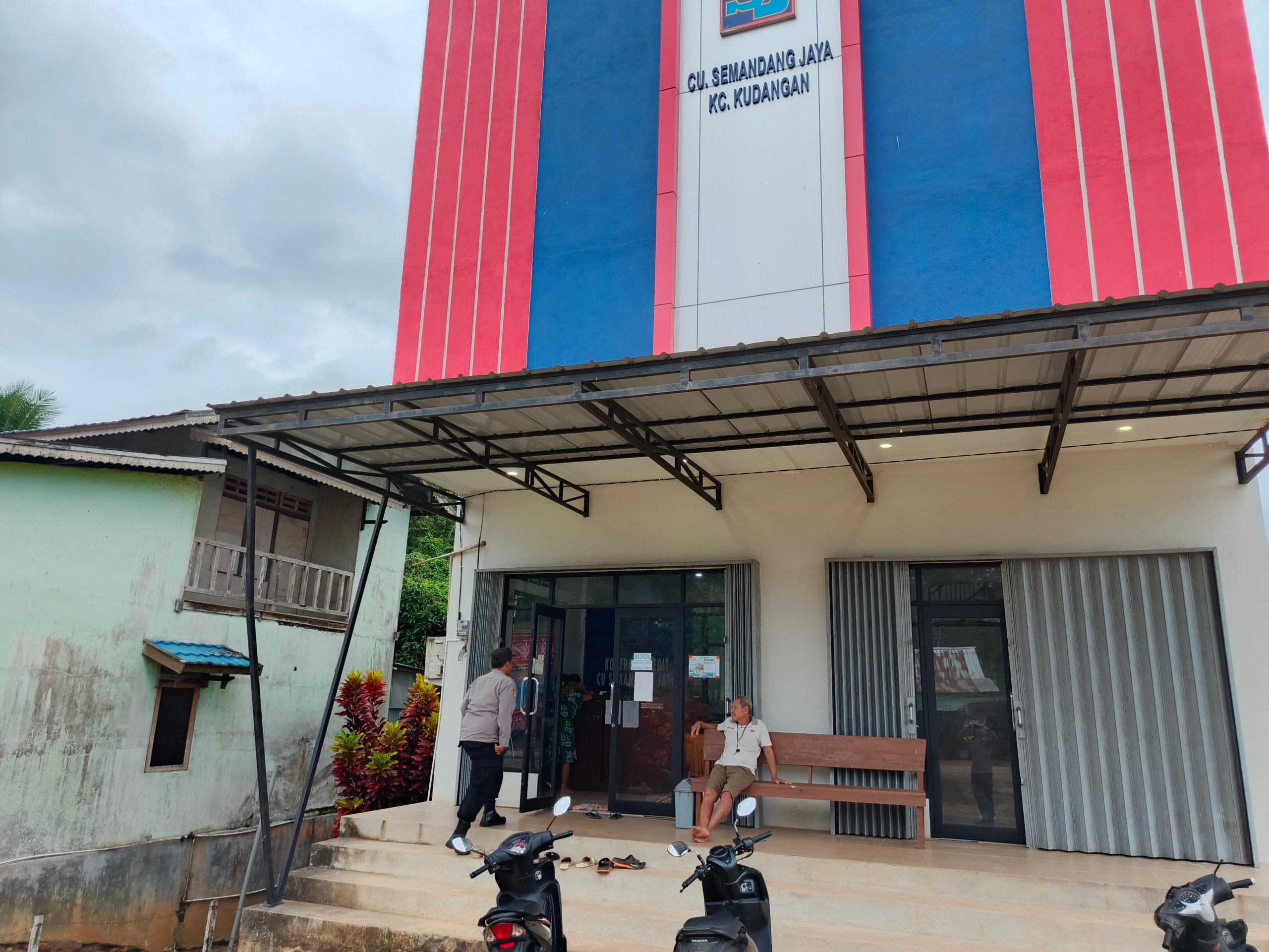 Polsek Delang Sambangi Masyarakat, Perkuat Kemitraan dan Kamtibmas