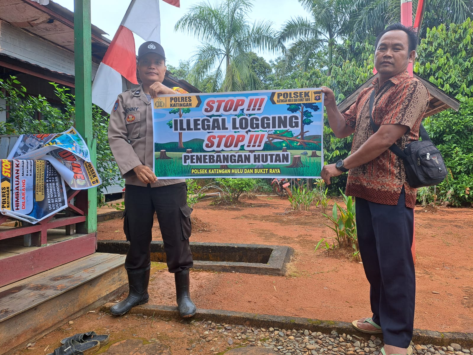 Upaya Pencegahan Penebangan Hutan secara Liar (Ilegal Logging), Bhabinkamtibmas sosialisasi kepada masyarakat.