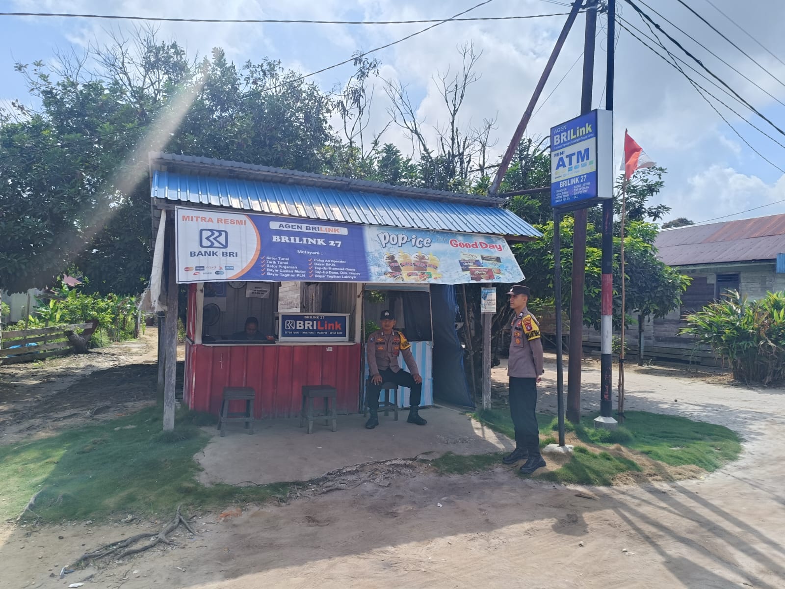 Dengan Patroli Dialogis, Polsek Tewang Sangalang Garing dan Pulau Malan Berikan Rasa Aman Kepada Masyarakat