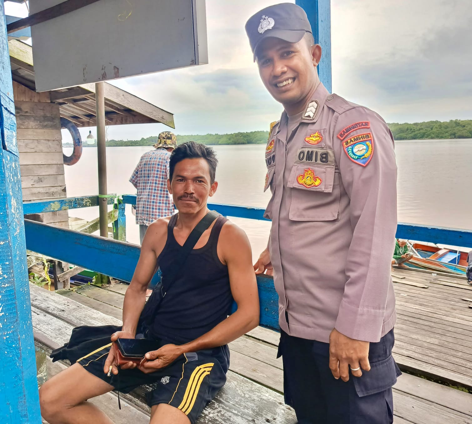 Bhabinkamtibmas Polsek Mendawai Melaksanakan Sambang Kamtibmas Ke Warga Desa Binaannya