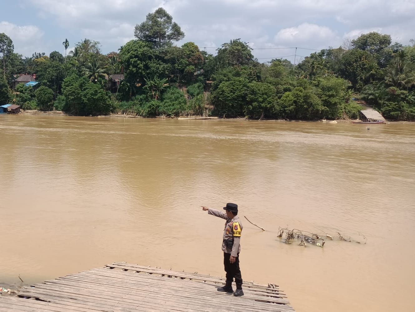 Komitmen Polsek Marikit Kawal DAS Katingan: Hulu Aman Hilir Terjaga