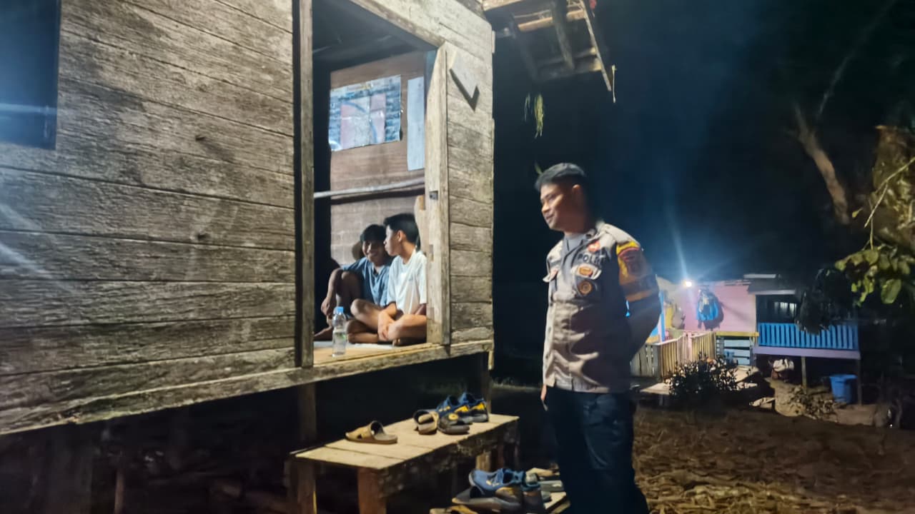 Polsek Delang Laksanakan Door to Door, Perkuat Kedekatan dengan Masyarakat