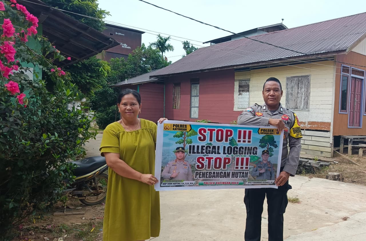 Upaya Pencegahan Penebangan Hutan secara Liar (Ilegal Logging), Bhabinkamtibmas sosialisasi kepada masyarakat.