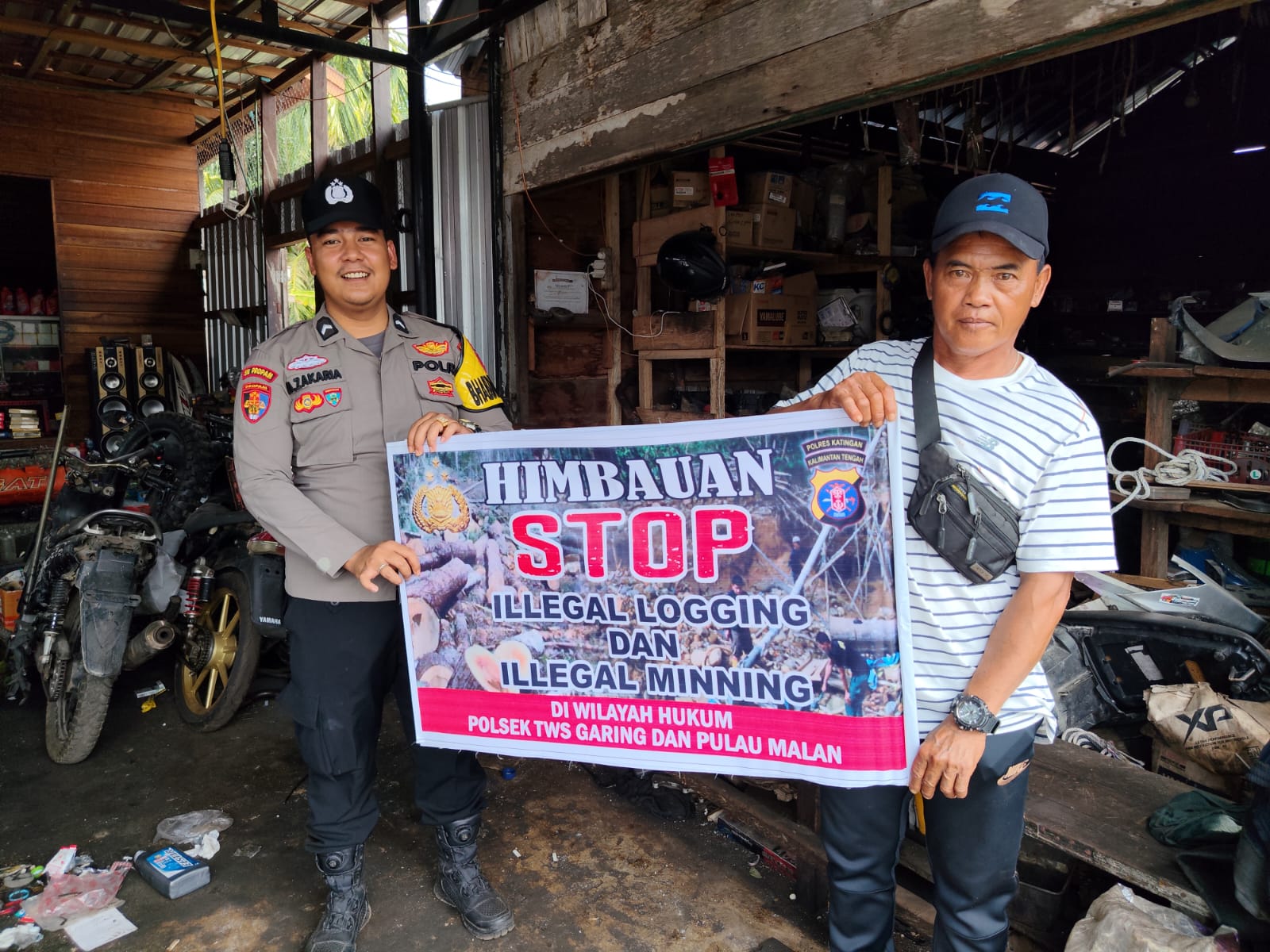 Upaya pencegahan ilegal logging dan mining Bhabinkamtibmas Polsek Tws Garing dan Pulau Malan gencar gencar rutin sosialisasi larangan ilegal Logging dan Mining.