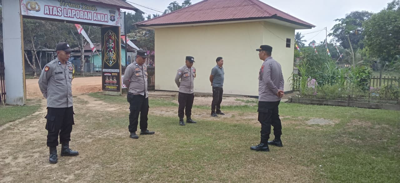 Kapolsek Katingan Hulu Periksa HP Personel, Pastikan Bebas Pinjol dan Judol.