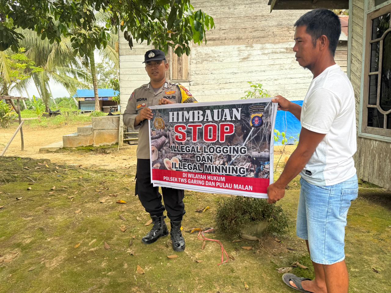 Upaya pencegahan ilegal logging dan mining Bhabinkamtibmas Polsek Tws Garing dan Pulau Malan gencar gencar rutin sosialisasi larangan ilegal Logging dan Mining.