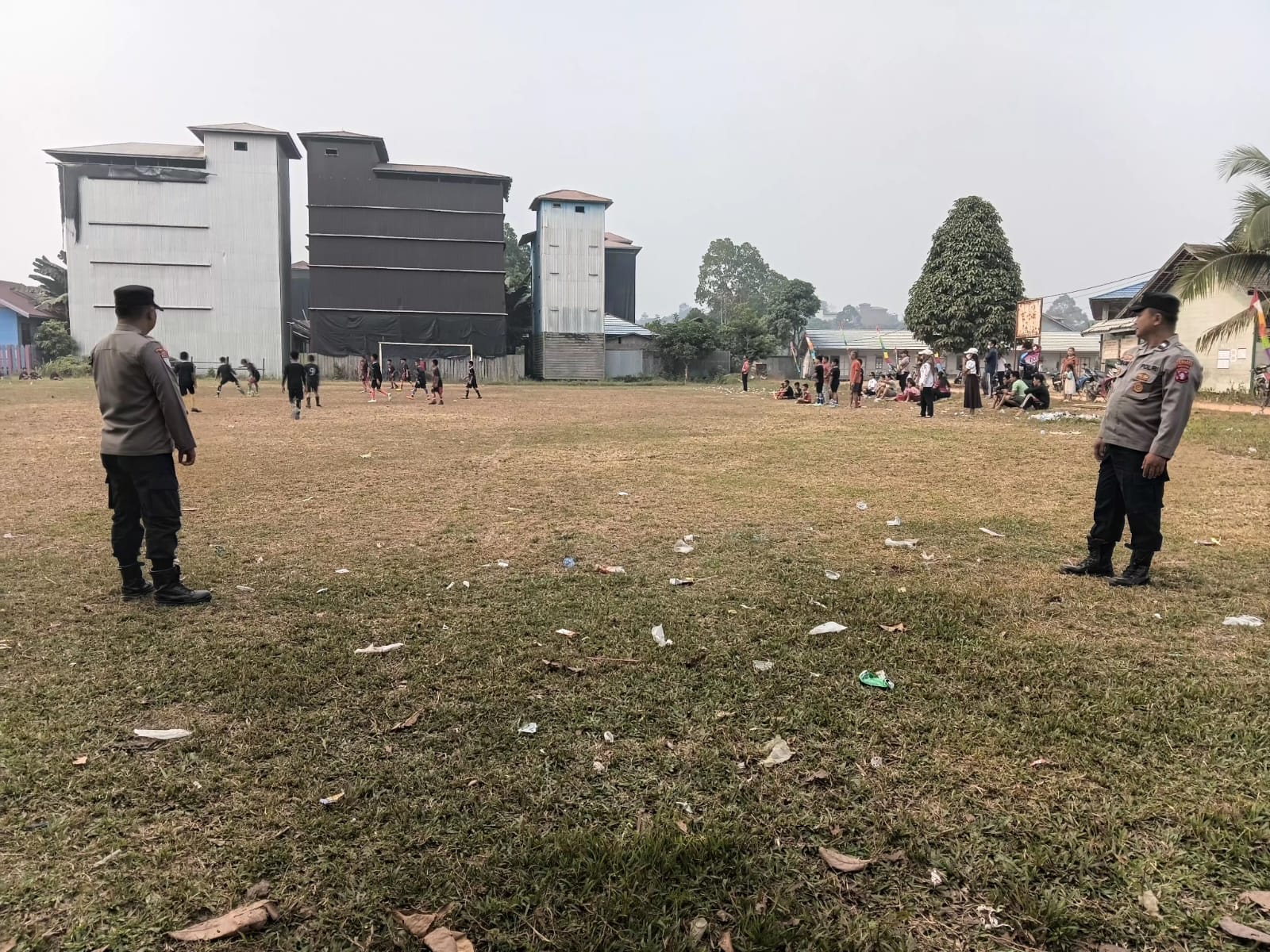 POLSEK MARIKIT KAWAL FINAL PERTANDINGAN MINI SOCCER ANTAR SD DALAM RANGKA HUT RI KE -81