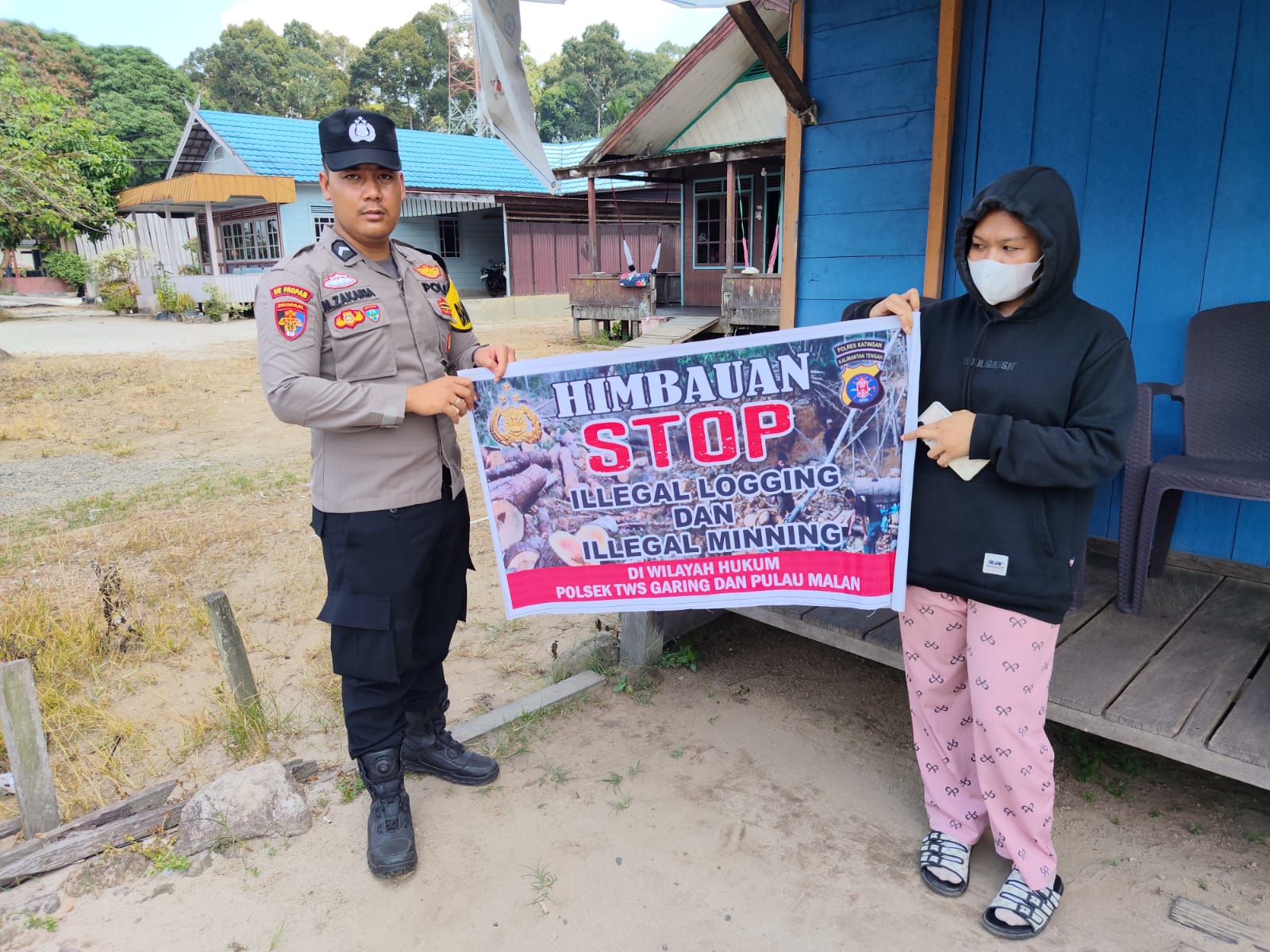 Upaya pencegahan ilegal logging dan mining Bhabinkamtibmas Polsek Tws Garing dan Pulau Malan gencar gencar rutin sosialisasi larangan ilegal Logging dan Mining.