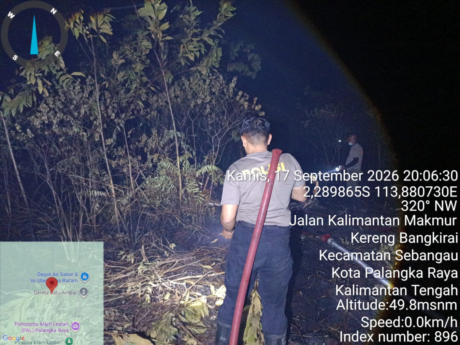Brimob Kalteng Sigap Padamkan Karhutla dan Lanjutkan Pembasahan