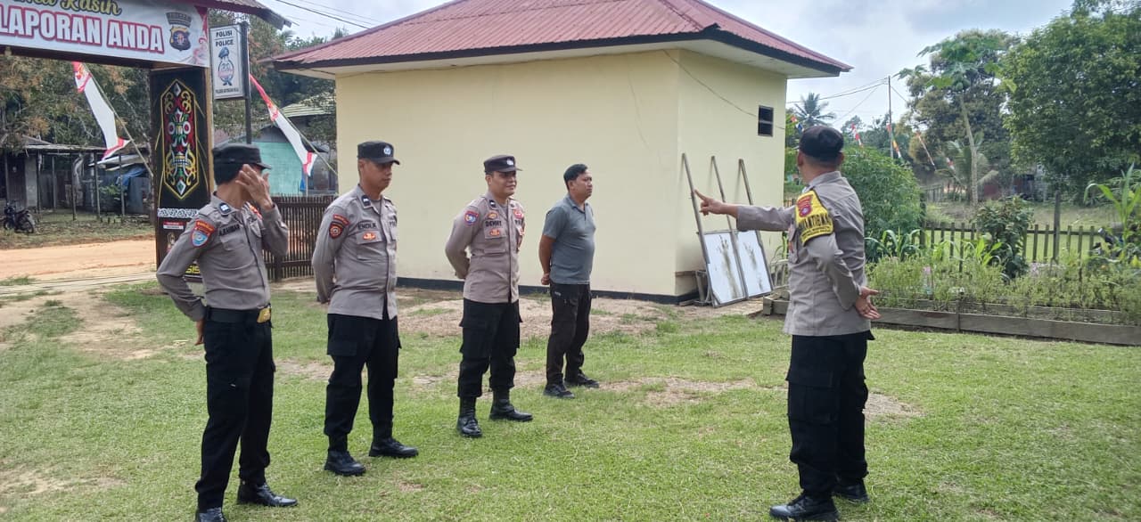 Personel Polsek Katingan Hulu Laksanakan Apel Pagi Sebelum Piket.
