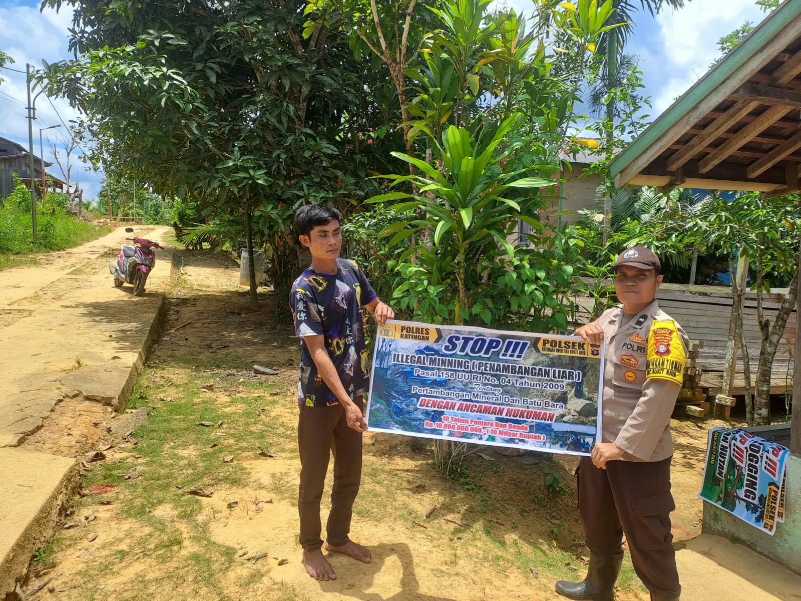 Upaya pencegahan Penambangan Emas Tanpa Ijin (PETI) di Kecamatan Katingan Hulu dan Bukit Raya, Bhabinkamtibmas sosialisasi kepada masyarakat.